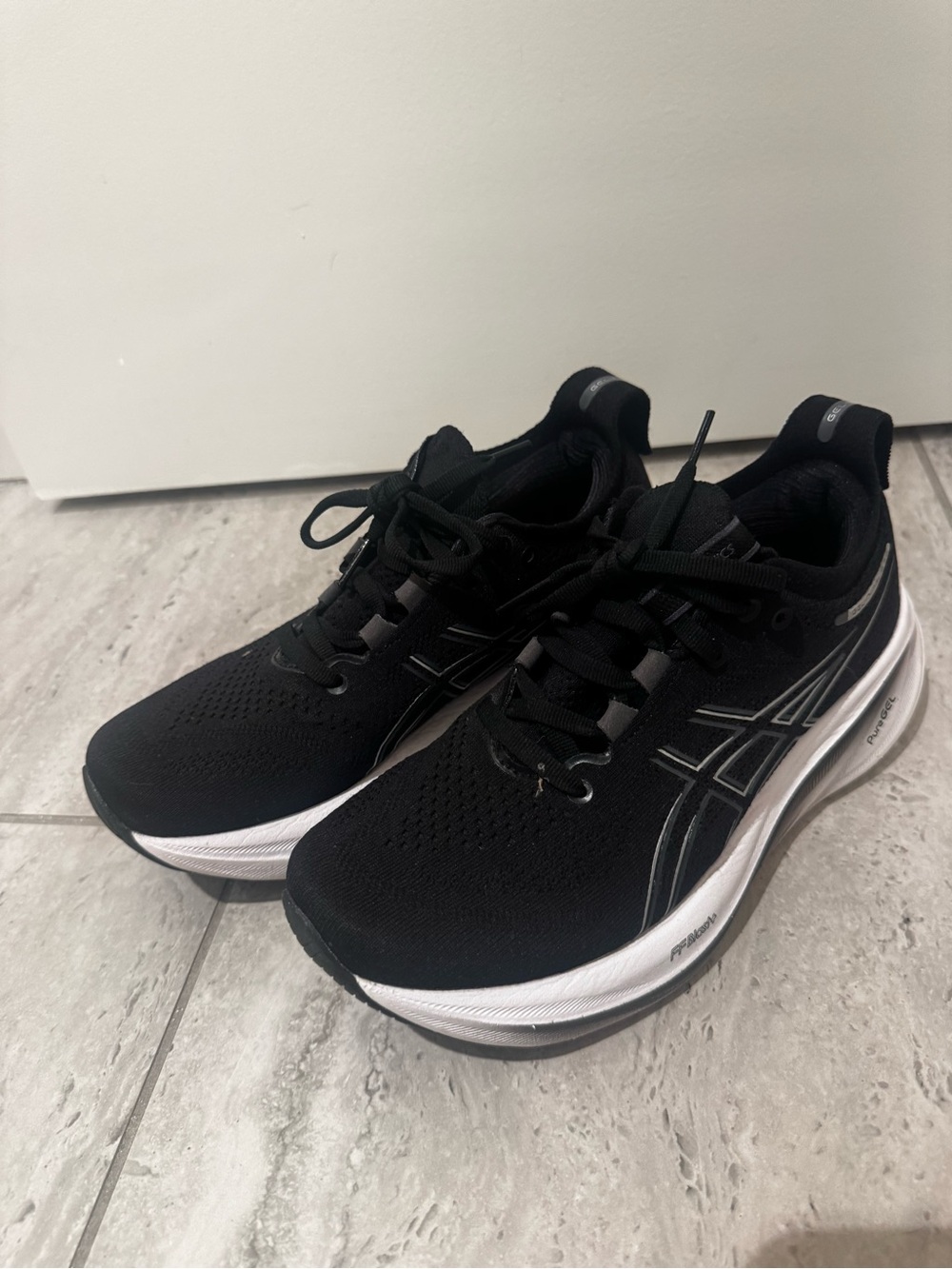 ASICS Women’s Gel-Kayano 32 Running Shoes - Black/White